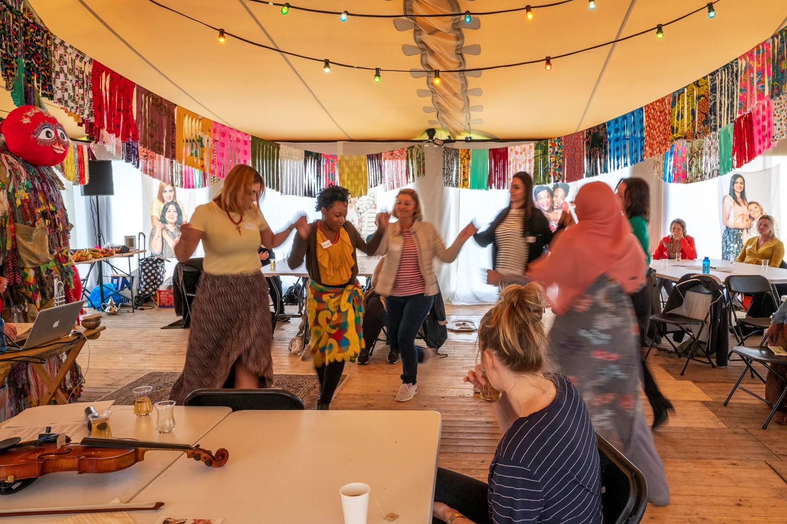 Minoux - leer me de dans van je moeder