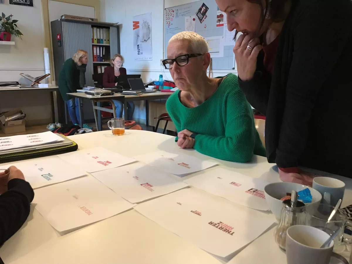 Logo bespreking Theater Aan Z