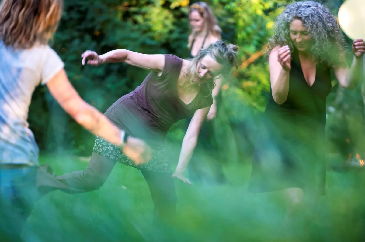 Midzomerdans 2020 bij Yell & Yonkers in de tuin